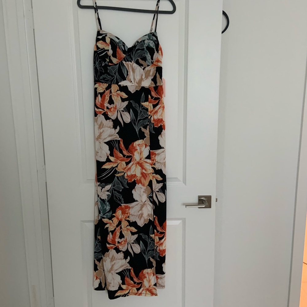 Blasé long side slit dress with built in bra.  Size L junior